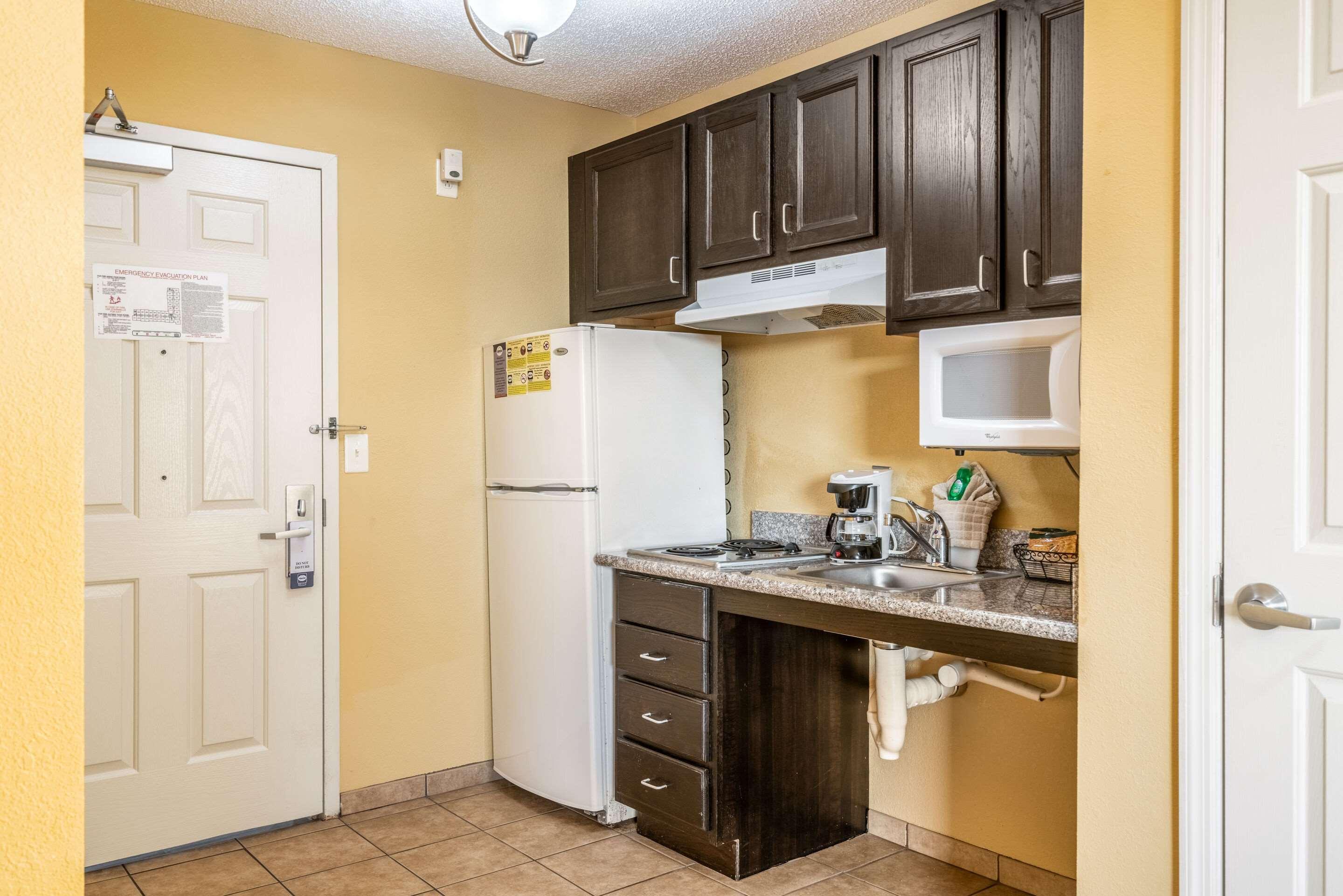Suburban Studios Near Camp Lejeune Jacksonville Bagian luar foto